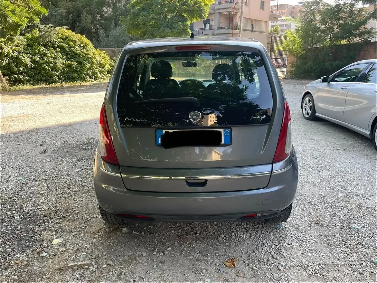 Usata Lancia Musa 69 CV (50 kW) 2009 Grigio Monovolume