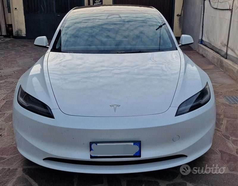 Usata Tesla Model 3 RWD 208 kW (283 CV) 2023 Bianco Berlina