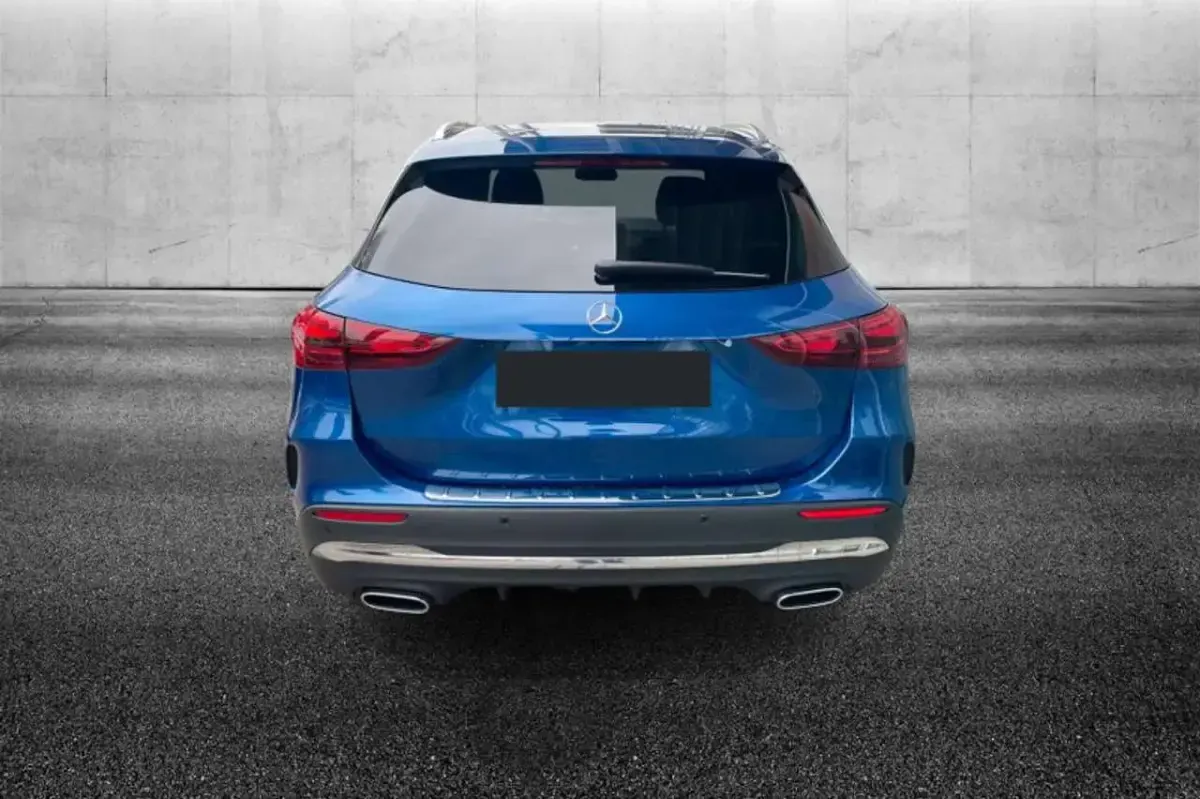 Usata Mercedes GLA200 AMG Line Premium 150 CV (110 kW) 2024 Blu/azzurro SUV