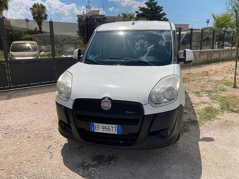 Usata Fiat Doblò 89 CV (65 kW) 2011 Bianco Monovolume