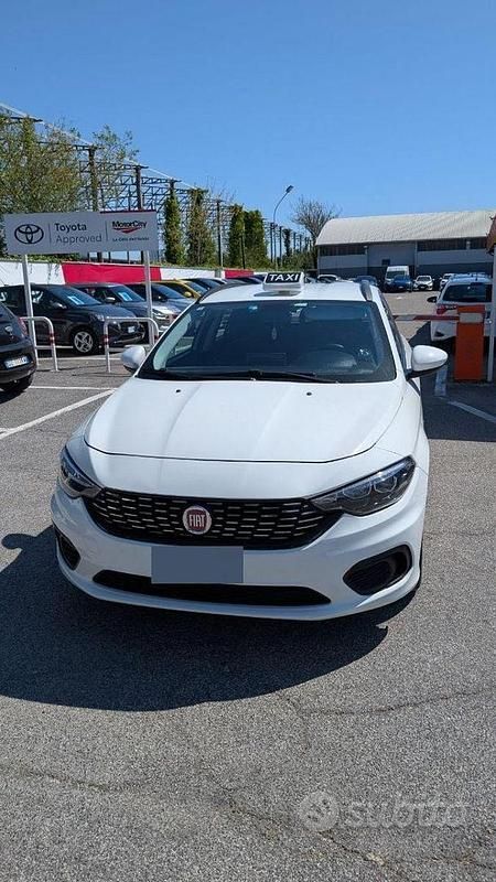 Usata Fiat Tipo Easy 95 CV (69 kW) 2019 Bianco Station wagon