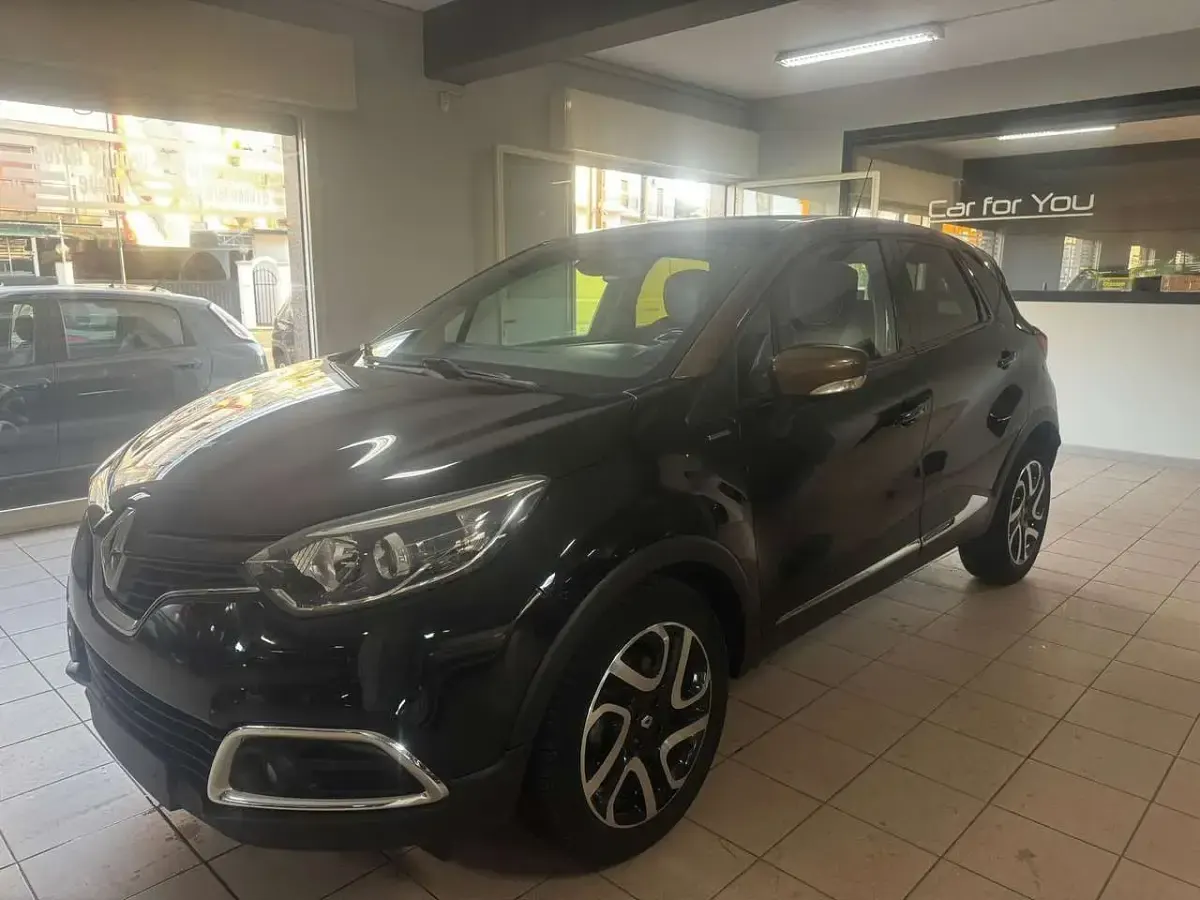 Usata Renault Captur Intens 110 CV (80 kW) 2016 Nero SUV