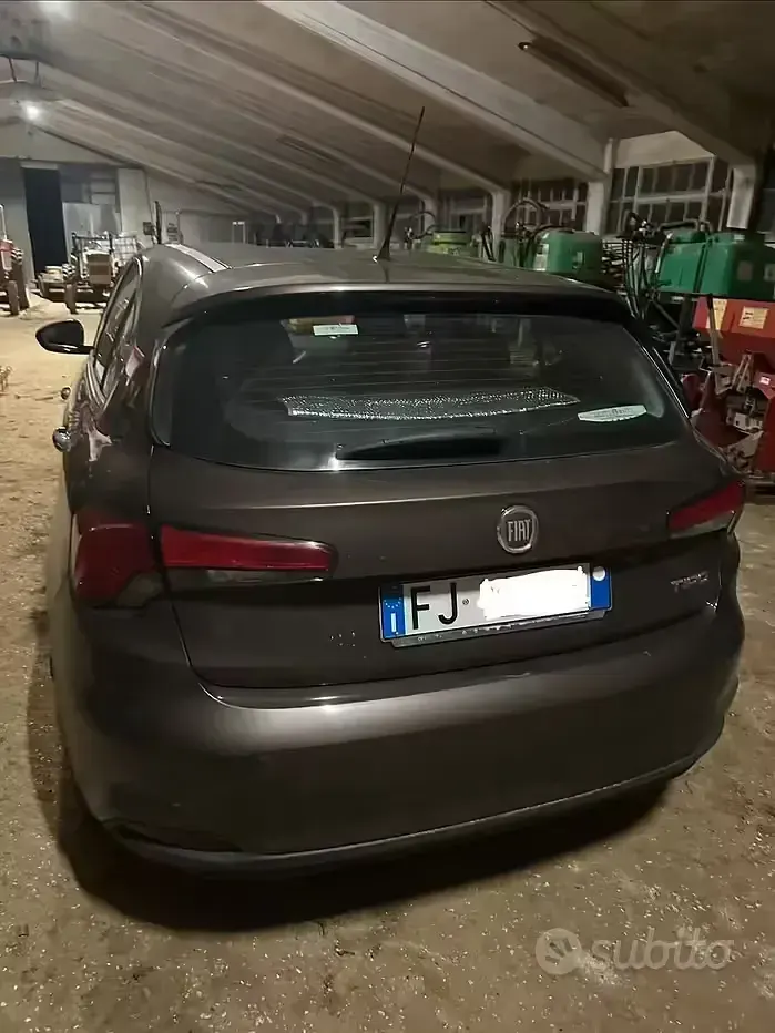 Usata Fiat Tipo 120 CV (88 kW) 2017 Marrone Berlina