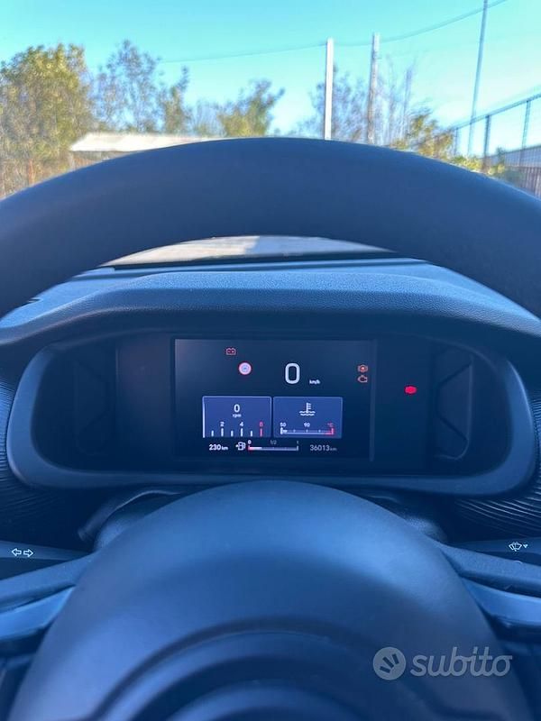 Usata Jeep Avenger Altitude 101 CV (74 kW) 2023 Nero SUV