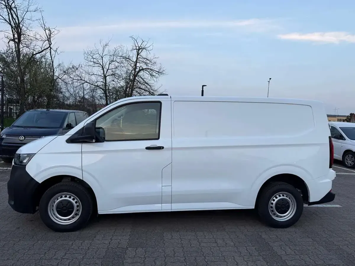 Nuova VW T7 150 CV (110 kW) 2026 Clear white Furgone