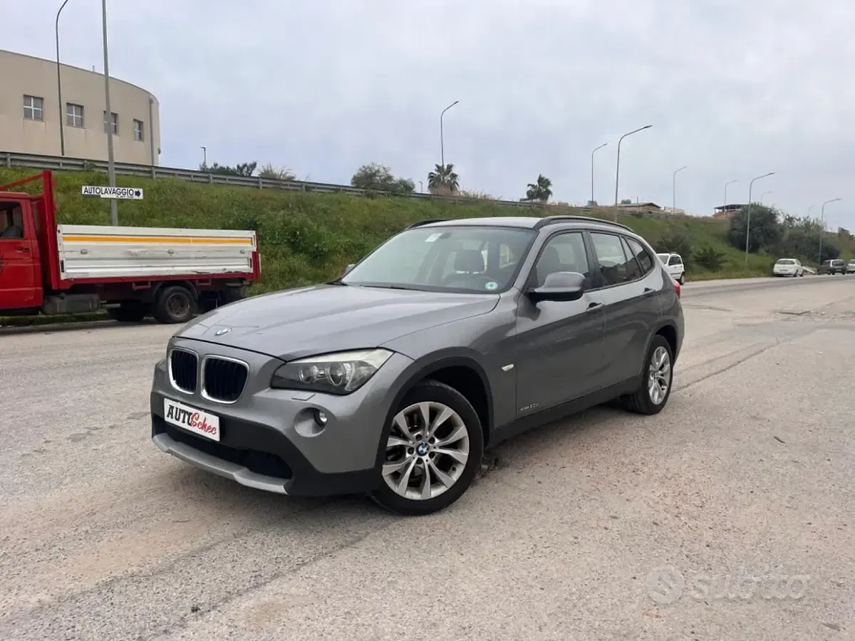 Usata BMW X1 177 CV (130 kW) 2010 Grigio SUV