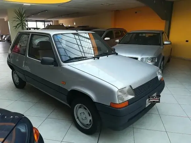 Usata Renault Super 5 67 CV (49 kW) 1987 Argento Utilitaria