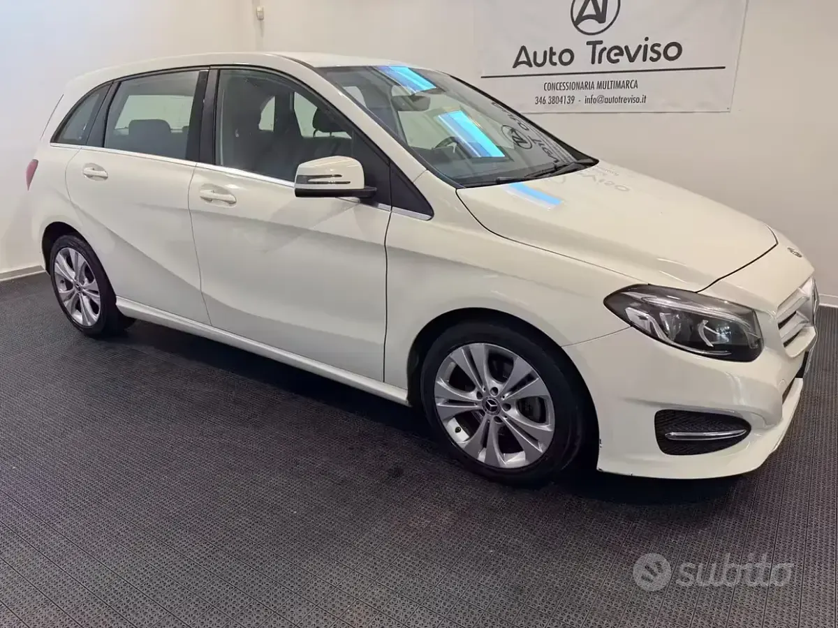 Usata Mercedes B200 Premium 136 CV (100 kW) 2018 Bianco Utilitaria