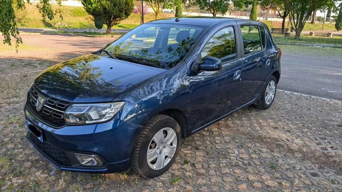 Usata Dacia Sandero Comfort 90 CV (66 kW) 2018 Blu Berlina