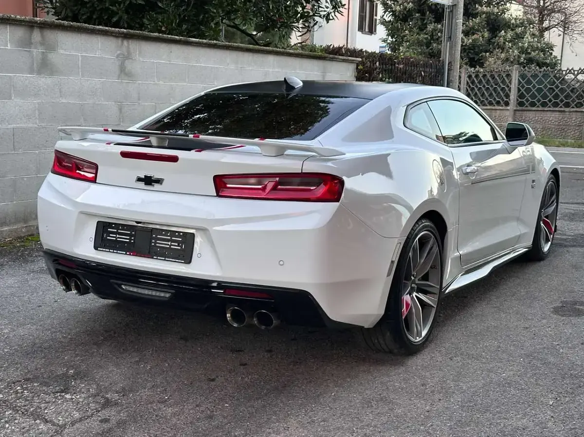 Usata Chevrolet Camaro Sport 453 CV (333 kW) 2019 Bianco Coupé