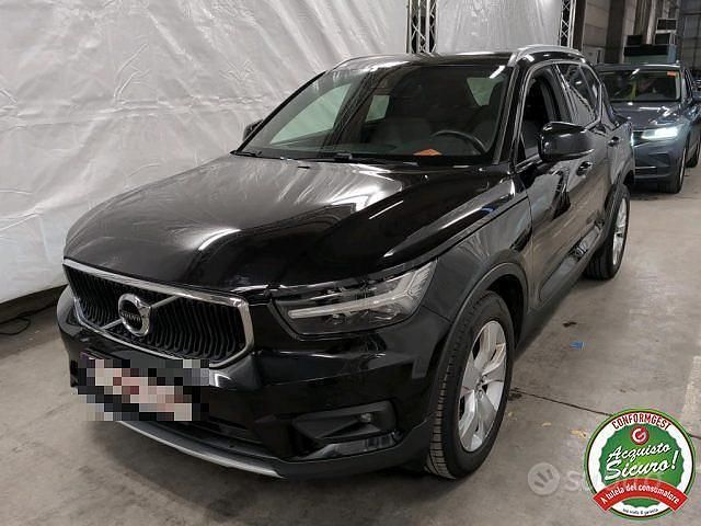 Nero Usata 2020 Volvo XC40 Momentum SUV | 21.900 € (Buon prezzo) - Immagine 1/4