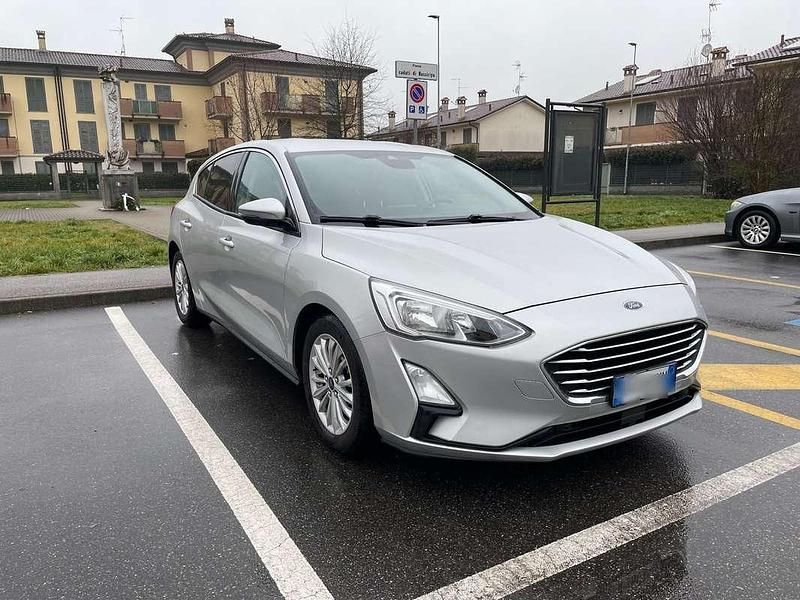 Usata Ford Focus Titanium 120 CV (88 kW) 2019 Argento Berlina