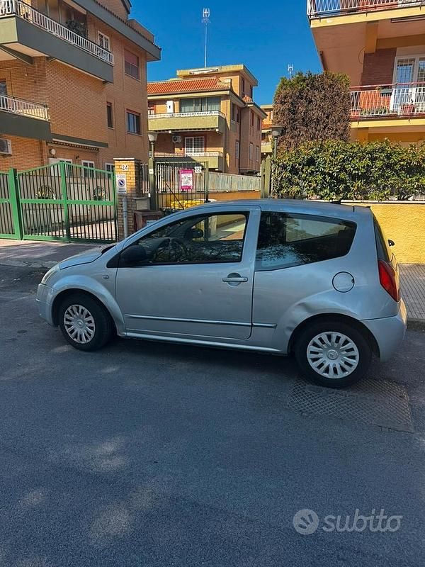 Usata Citroën C2 Exclusive 60 CV (44 kW) 2004 Grigio Utilitaria
