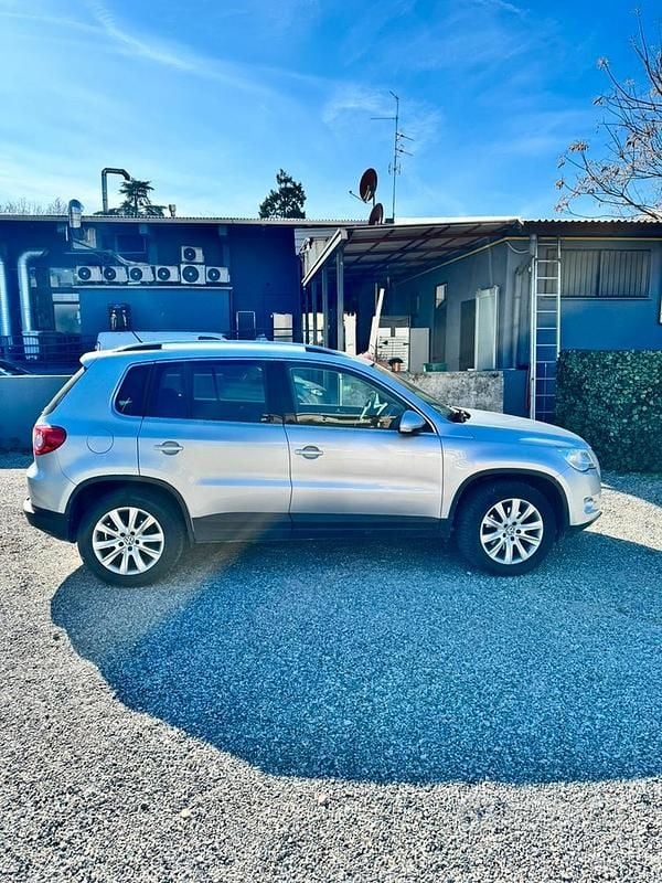 Usata VW Tiguan 140 CV (102 kW) 2010 Grigio SUV