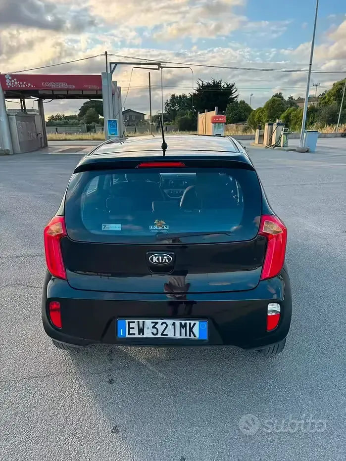 Usata Kia Picanto 69 CV (50 kW) 2014 Nero Utilitaria
