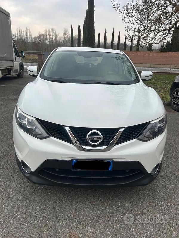 Usata Nissan Qashqai Acenta 115 CV (84 kW) 2015 Bianco SUV