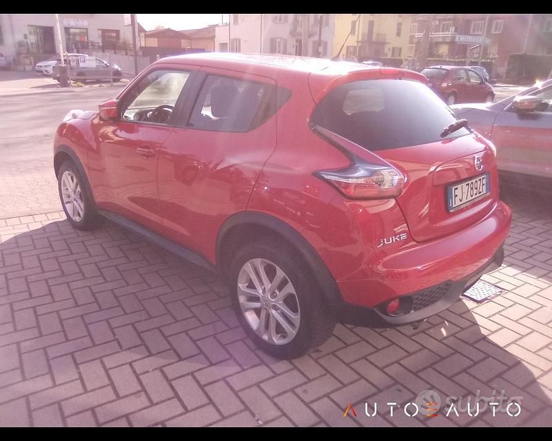 Usata Nissan Juke N-Connecta 110 CV (80 kW) 2017 Rosso SUV