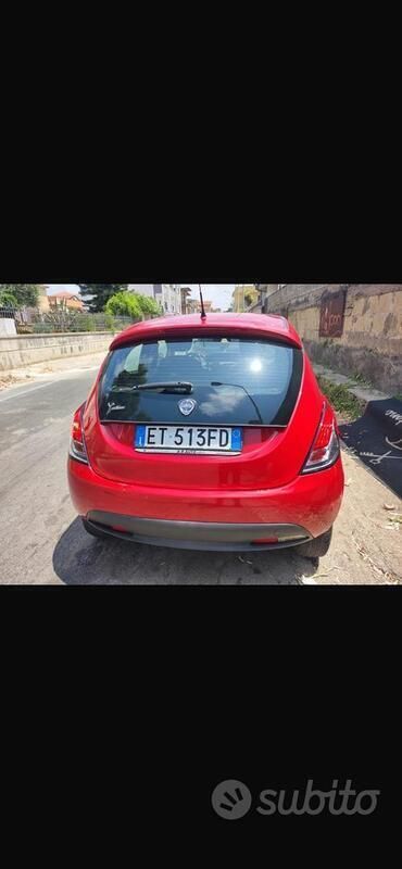 Usata Lancia Ypsilon 85 CV (62 kW) 2013 Rosso Utilitaria