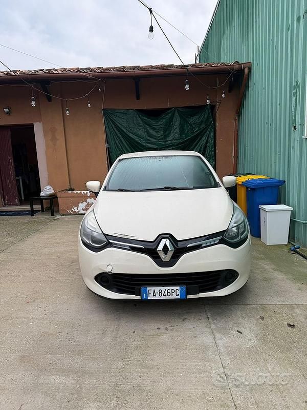 Usado Renault Clio IV Expression 75 CV (55 kW) 2015 Berlina