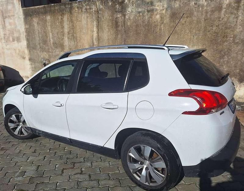 Usata Peugeot 2008 Active 92 CV (67 kW) 2015 Bianco SUV