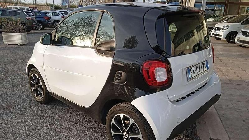 Bianco Usata 2017 Smart ForTwo Coupé Utilitaria | 11.500 € (Buon prezzo) - Immagine 1/4