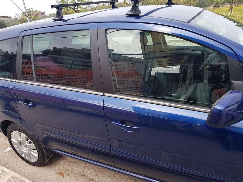 Usata Opel Zafira Comfort 97 CV (71 kW) 2003 Monovolume