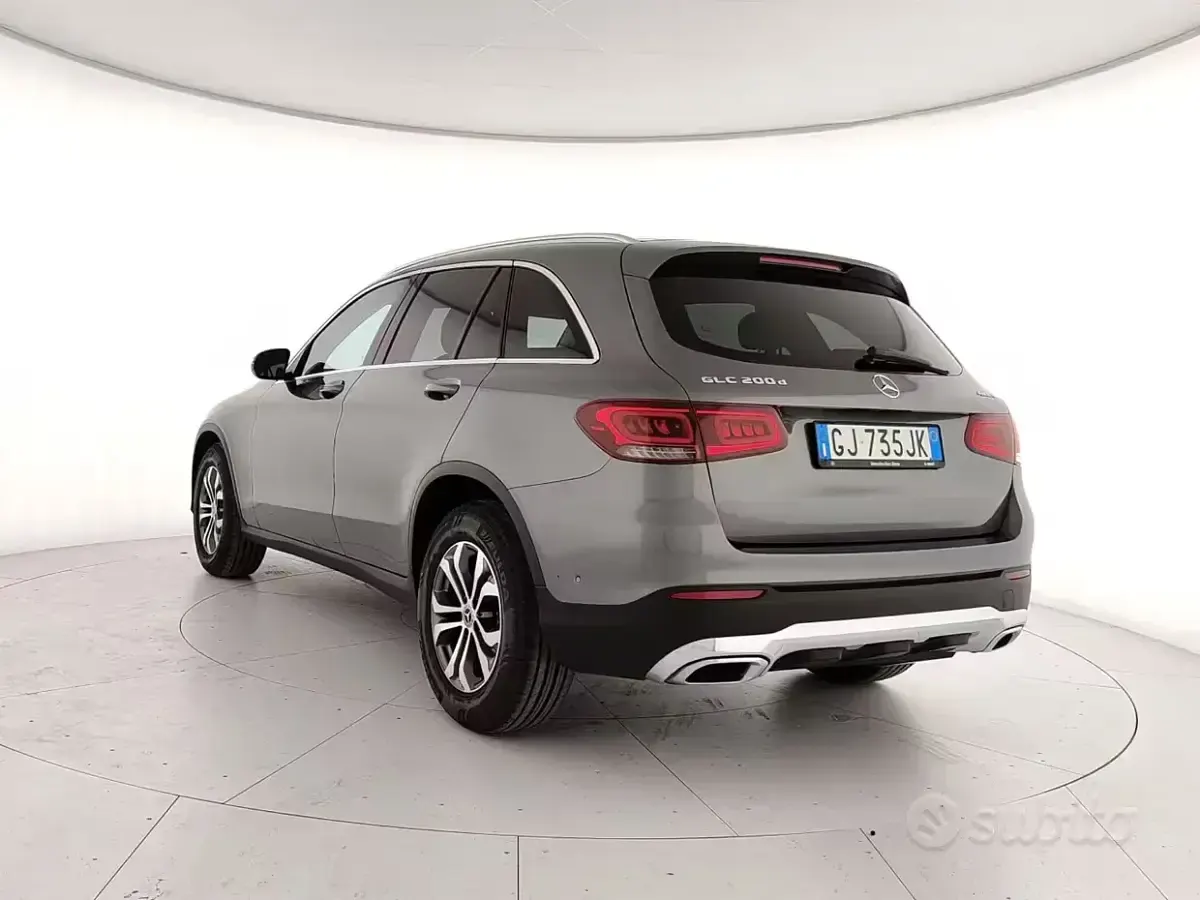 Usata Mercedes GLC200 Business 163 CV (119 kW) 2022 Grigio SUV