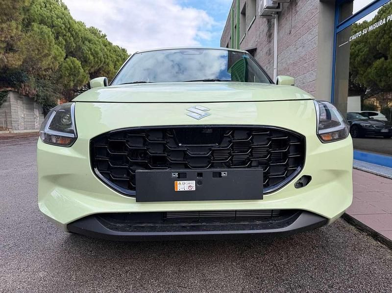 Nuova Suzuki Swift 82 CV (60 kW) 2025 Verde hawaii Berlina