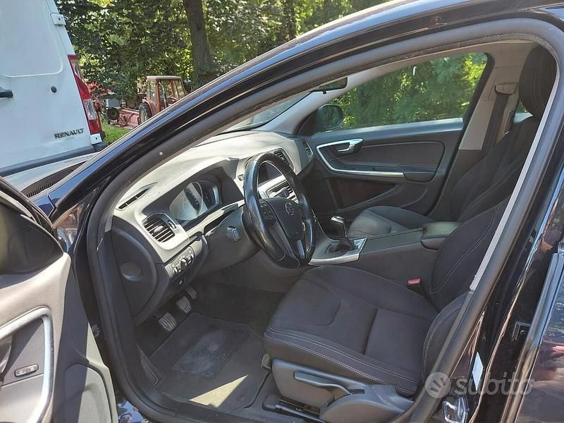 Usata Volvo V60 Business Edition 2016 Blu Station wagon