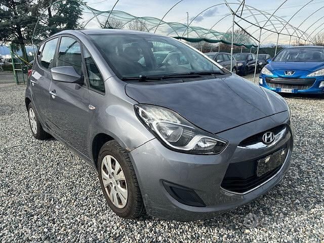 Usata Hyundai ix20 Comfort 90 CV (66 kW) 2011 Grigio Utilitaria