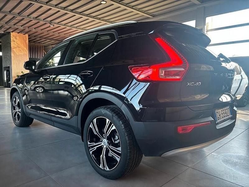 Usata Volvo XC40 129 CV (94 kW) 2022 Nero SUV