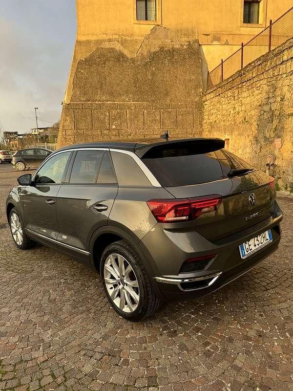 Usata VW T-Roc Sportline 150 CV (110 kW) 2021 Grigio SUV