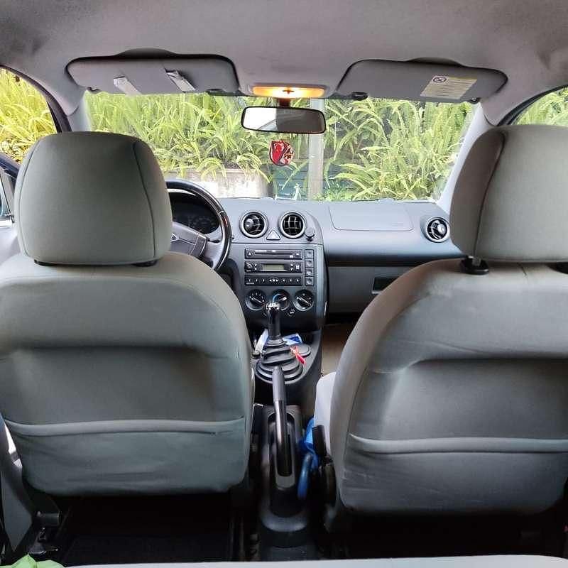 Usata Ford Fiesta Zetec 75 CV (55 kW) 2003 Berlina