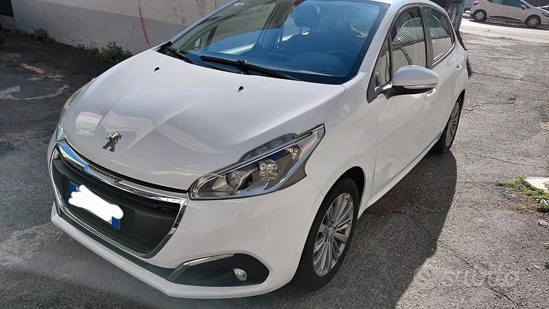 Usata Peugeot 208 Allure 82 CV (60 kW) 2016 Bianco Utilitaria