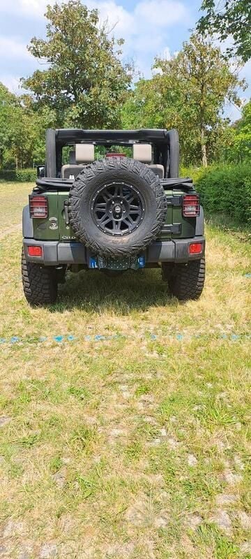 Verde Usata 2007 Jeep Wrangler Sahara SUV | 25.000 € (Buon prezzo) - Immagine 1/4