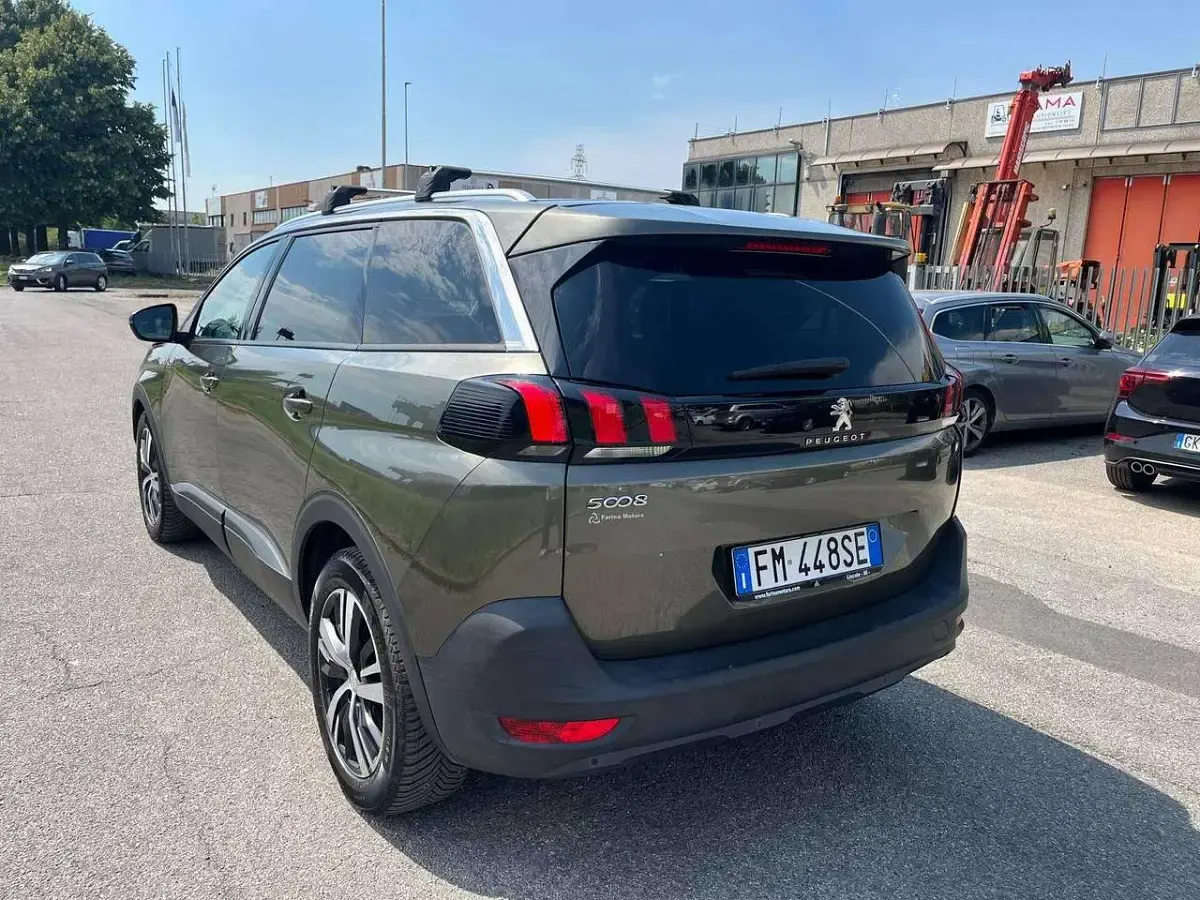 Usata Peugeot 5008 Active 120 CV (88 kW) 2017 Grigio SUV