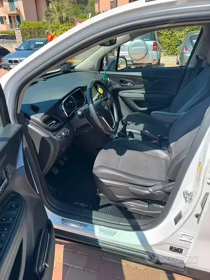 Usata Opel Mokka 110 CV (80 kW) 2017 Bianco SUV