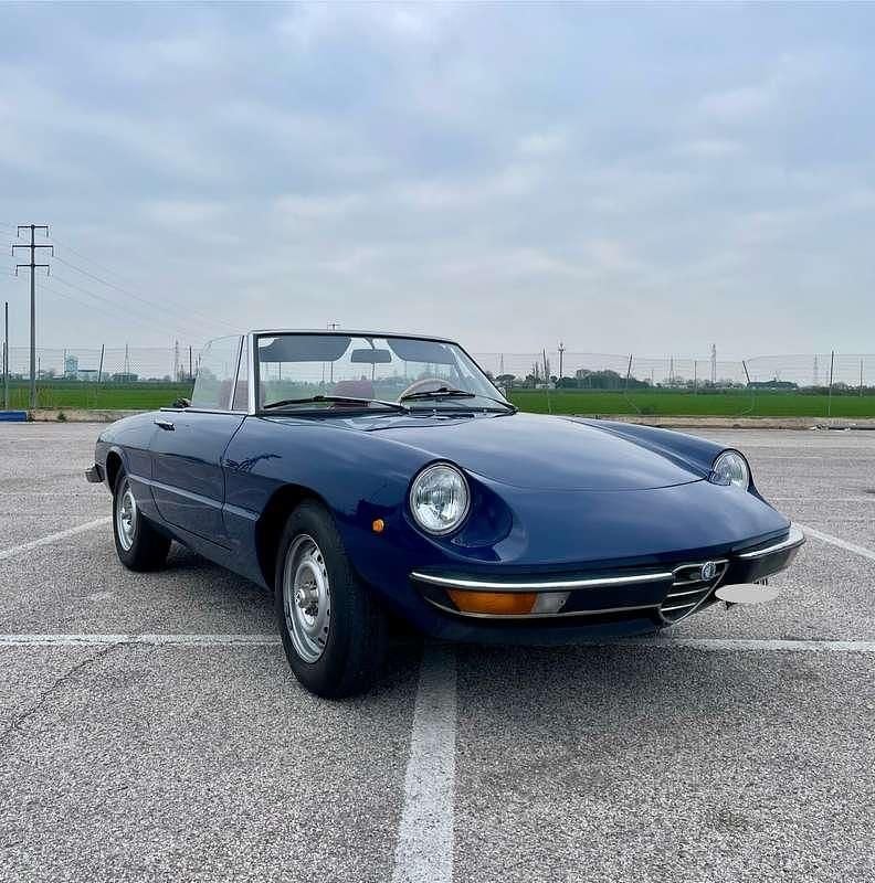 Usata Alfa Romeo Spider 109 CV (80 kW) 1973 Blu/azzurro Cabrio