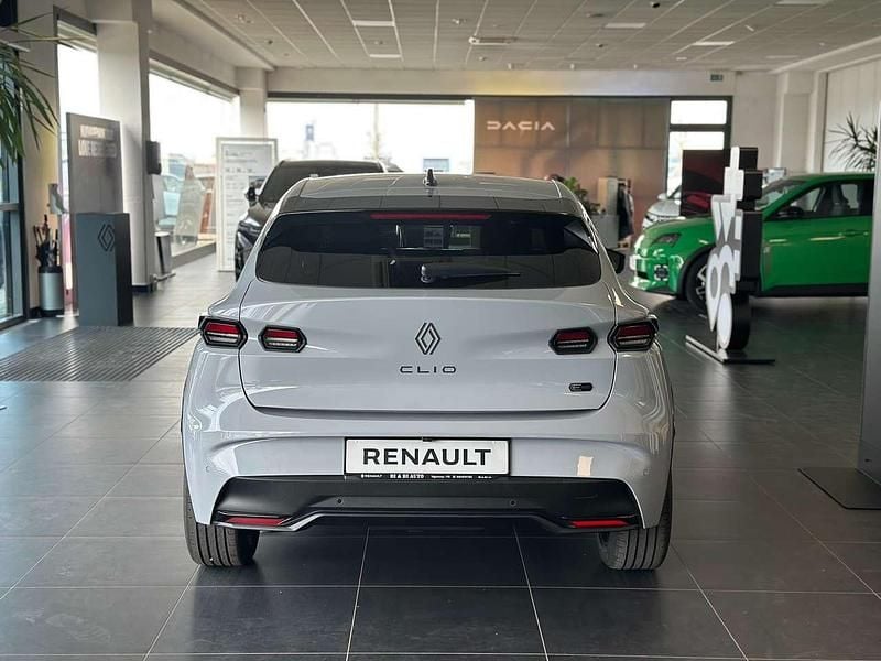 Nuova Renault Clio V Techno 109 CV (80 kW) 2026 Grigio aviation Berlina