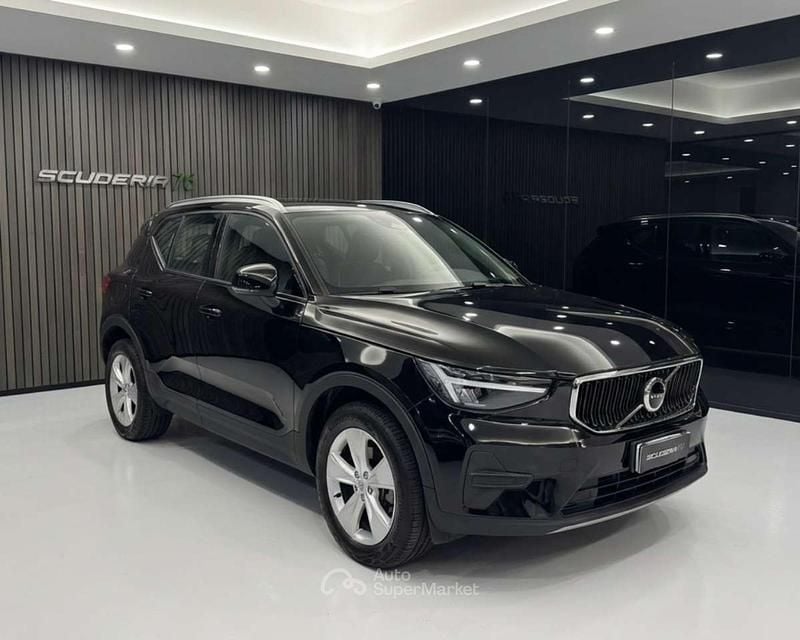Usata Volvo XC40 Core 129 CV (94 kW) 2023 Onyx black SUV