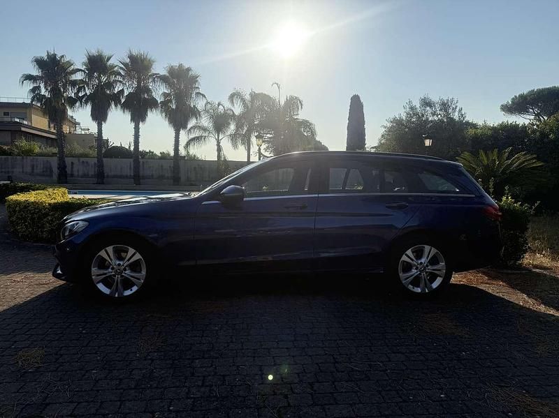 Usata Mercedes C220 Business 170 CV (125 kW) 2017 Blu/azzurro Station wagon