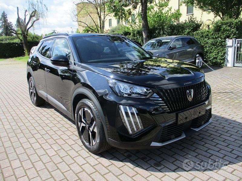 Usata Peugeot 2008 Allure 101 CV (74 kW) 2025 Nero SUV