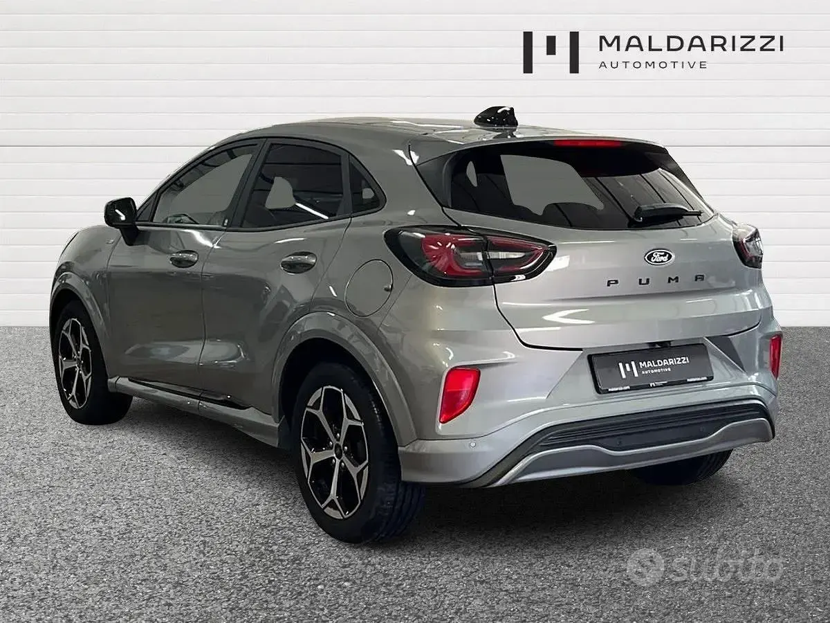 Usata Ford Puma ST-Line 125 CV (91 kW) 2024 Grigio SUV