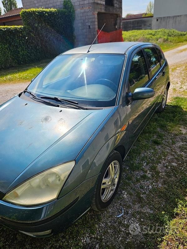 Begagnad Ford Focus 100 HK (73 kW) 2002 Sedan