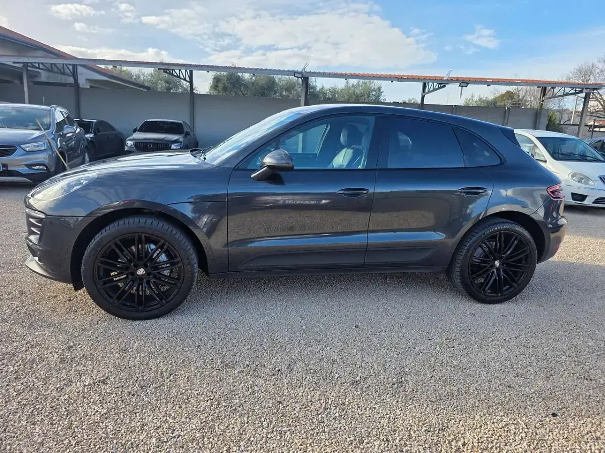 Gebraucht Porsche Macan 250 PS (183 kW) 2017 Grau SUV