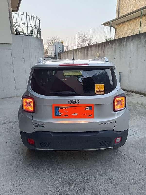 Usata Jeep Renegade Limited 140 CV (102 kW) 2015 SUV