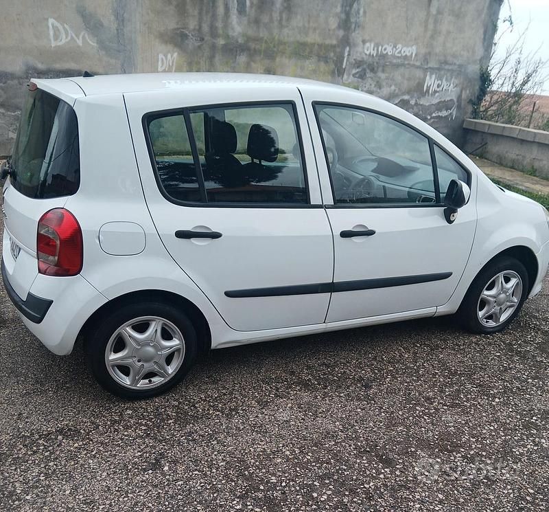 Usata Renault Modus 85 CV (62 kW) 2010 Bianco Monovolume