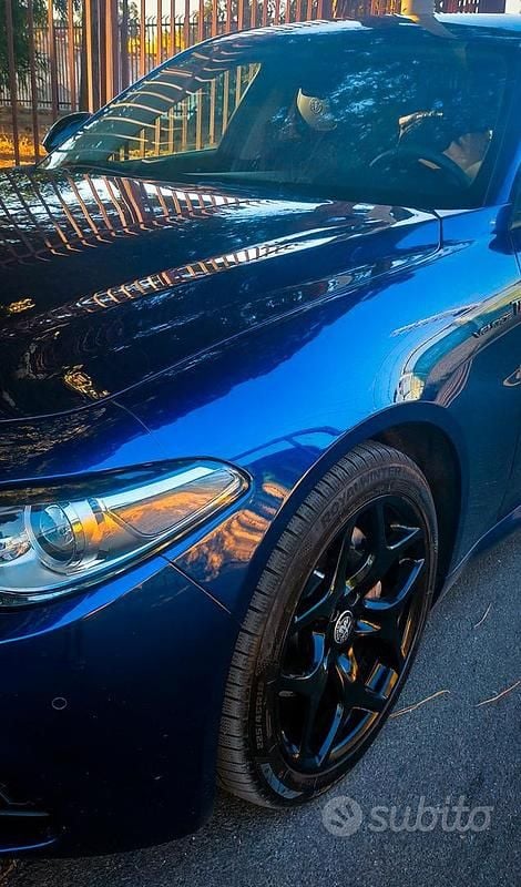 Usata Alfa Romeo Giulia Executive 160 CV (117 kW) 2019 Blu Berlina