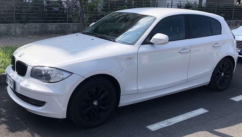 Usata BMW 120 177 CV (130 kW) 2009 Utilitaria