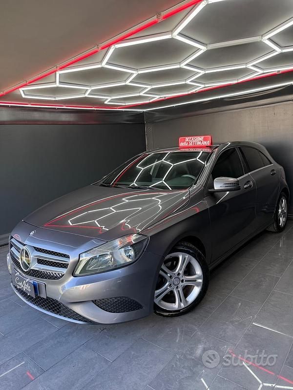 Usata Mercedes A180 109 CV (80 kW) 2014 Grigio Berlina